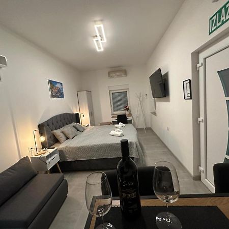 Venite Rooms Velika Luaran gambar