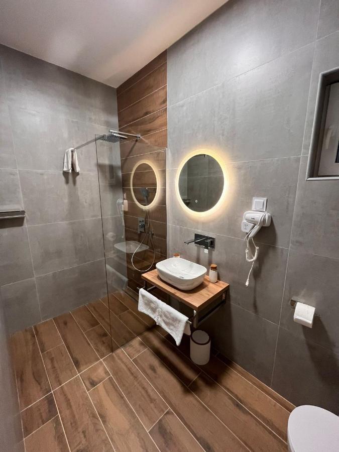 Venite Rooms Velika Luaran gambar