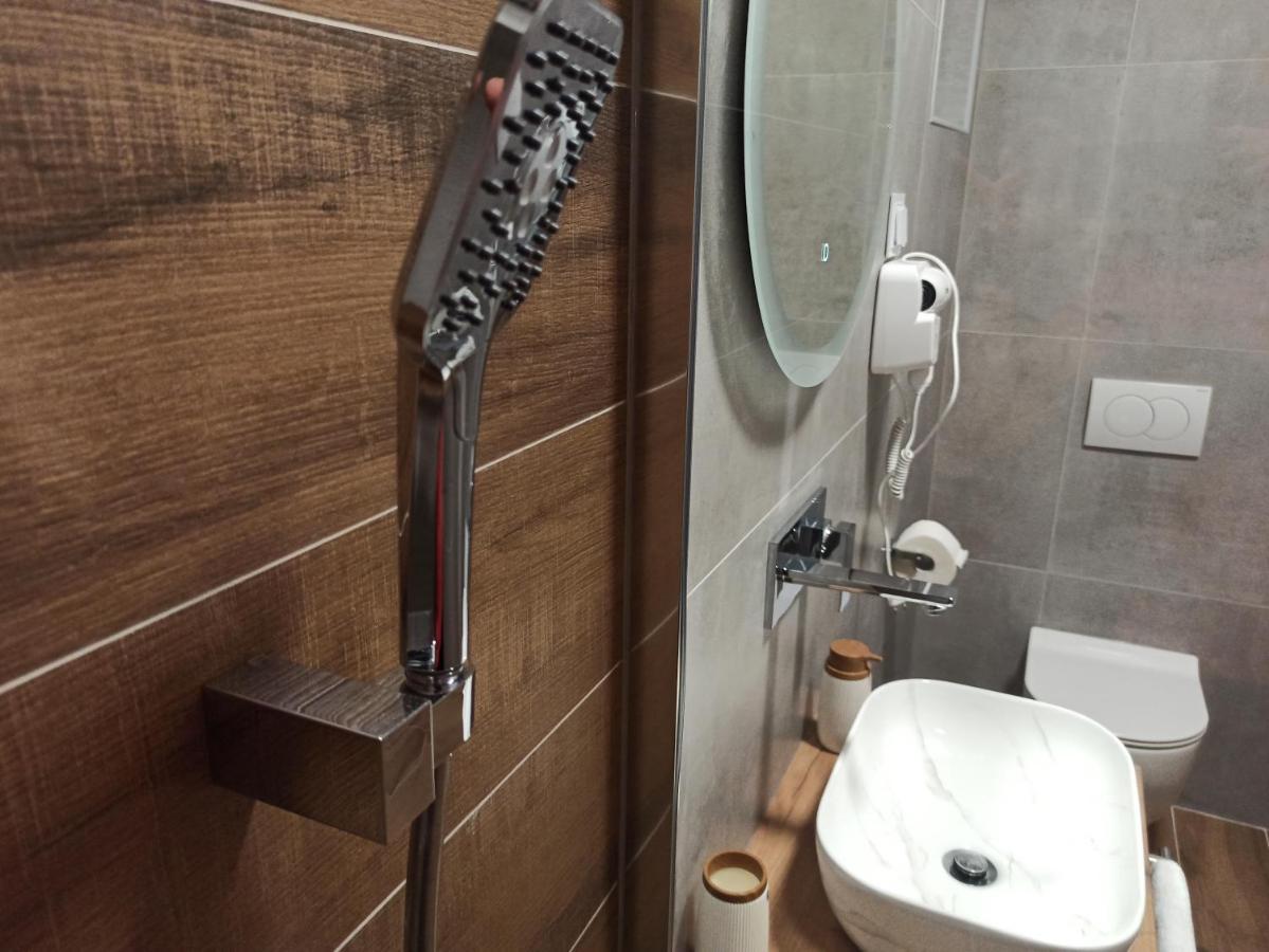 Venite Rooms Velika Luaran gambar